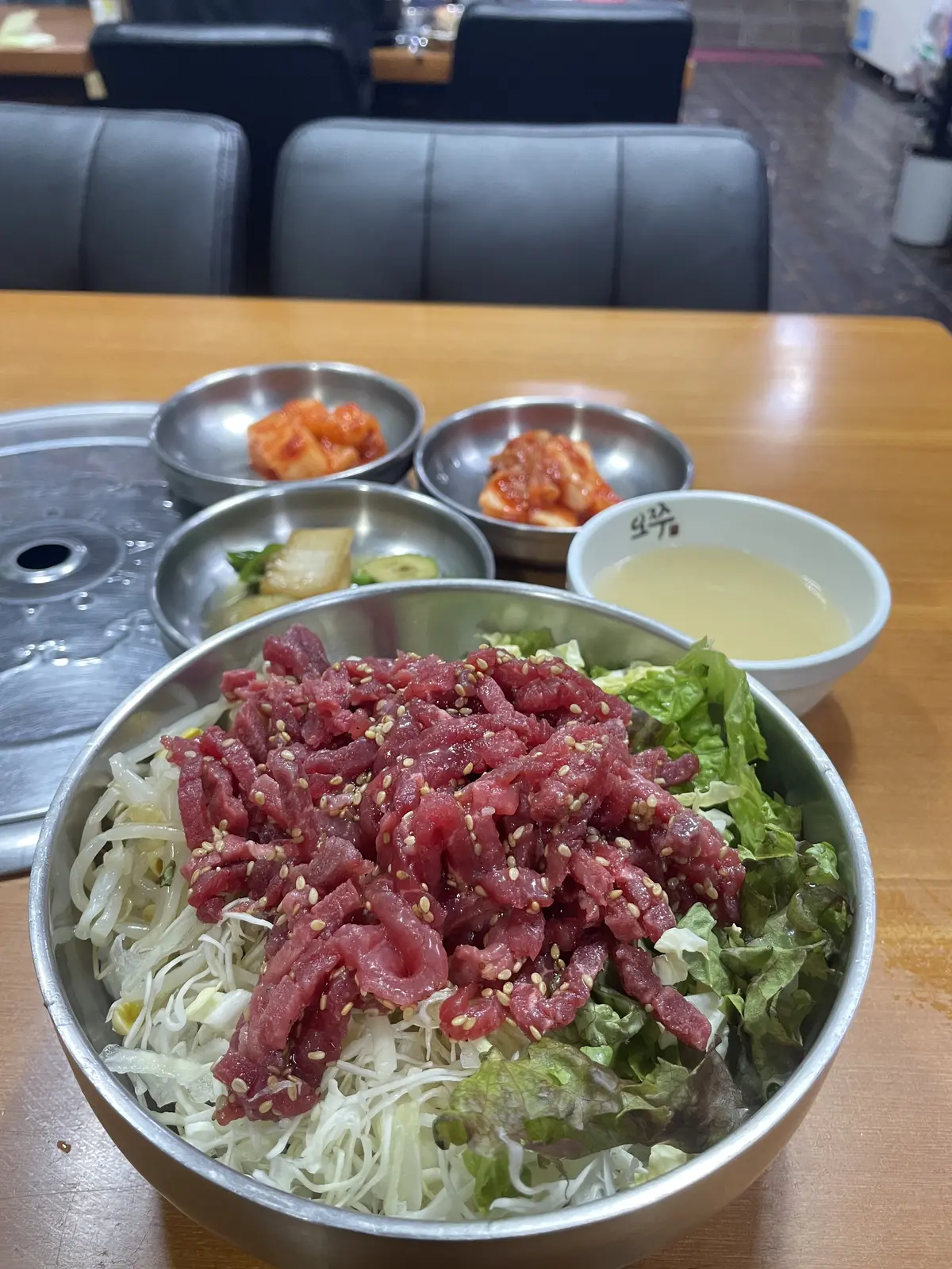 生牛肉拌飯