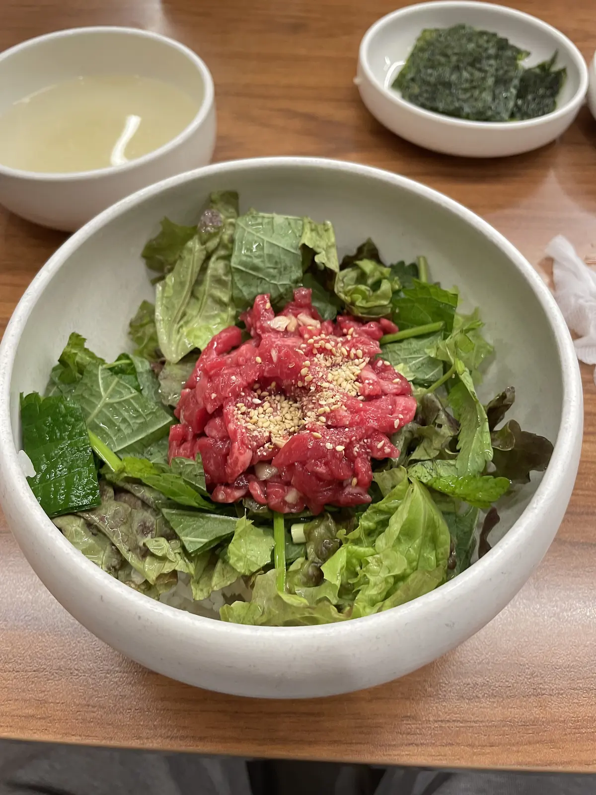 生牛肉拌飯