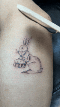 打鼓的兔子刺青
